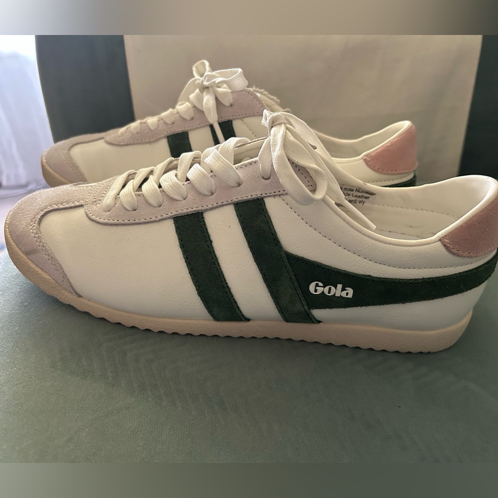 Gola White and Green Retro Sneakers Low-Top Design